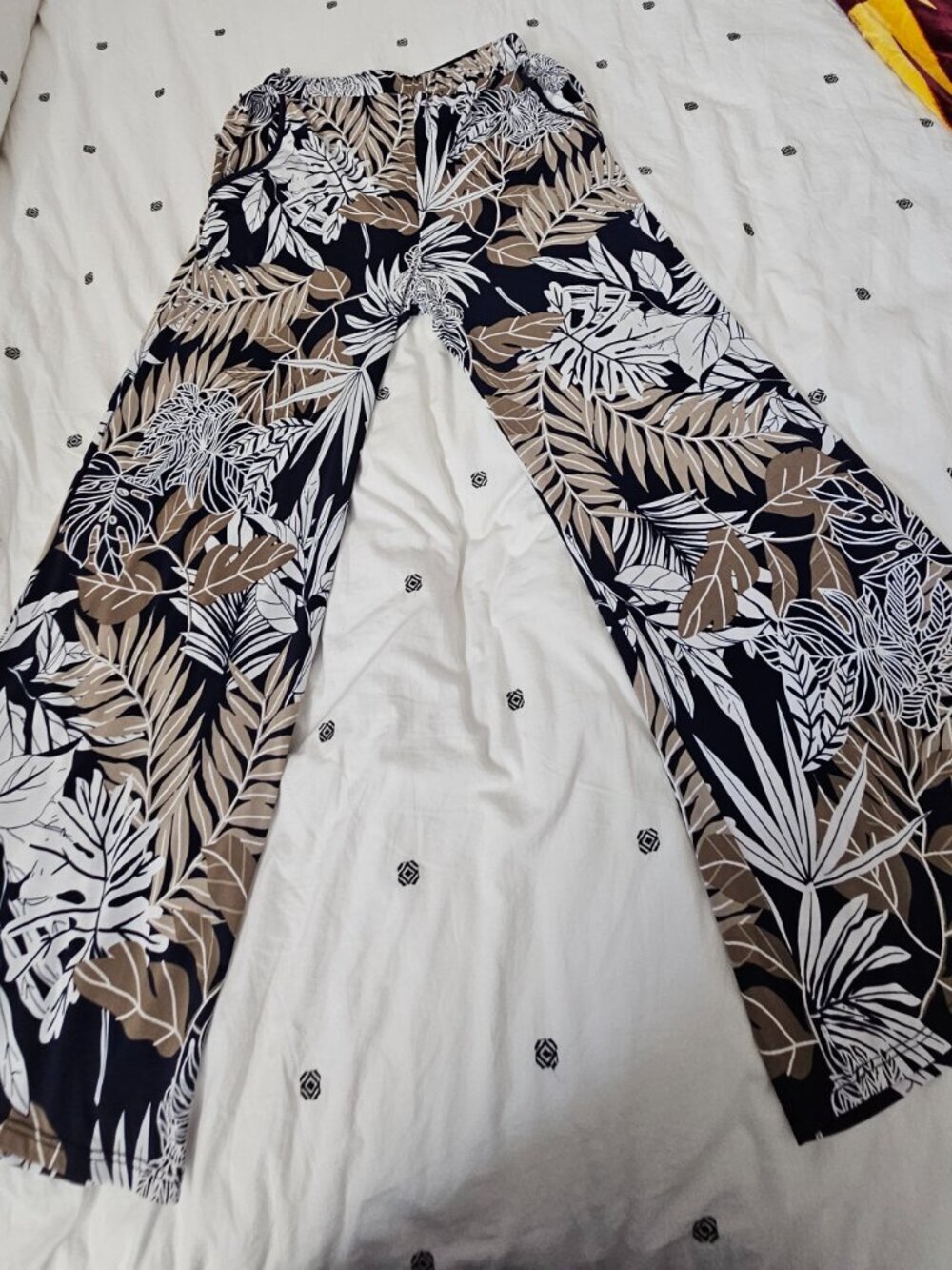 Espresso Tropical Vibrant print women's pants, elastic waist, pockets size M